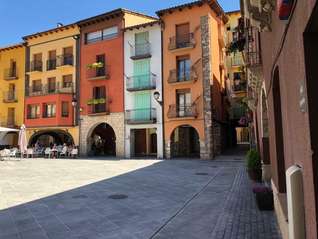 Apartamento Vacacional El Pont de Suert Exteriör bild